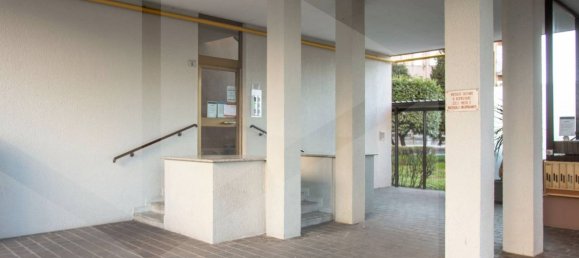 3 rooms Apartment in Baranzate, Italy No. 17200 21