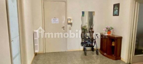 4 bedrooms Apartment in Parma, Italy No. 225861 9