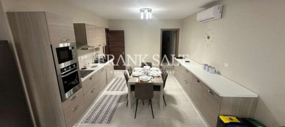 3 غرف نوم طابقين في Qormi, Malta رقم 5241 11
