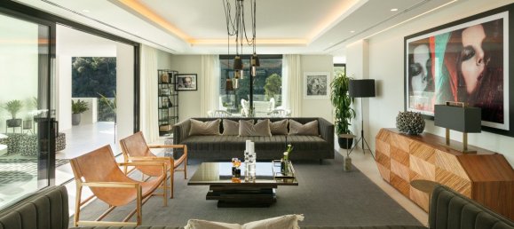 5 bedrooms Villa in El Madronal, Spain No. 31756 7