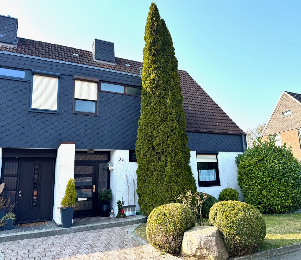 Adosado de 5 habitaciónes en Kiel, Germany No. 29401