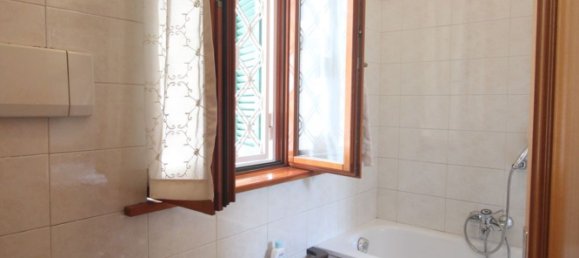 5 bedrooms Apartment in Rome, Italy No. 338019 13