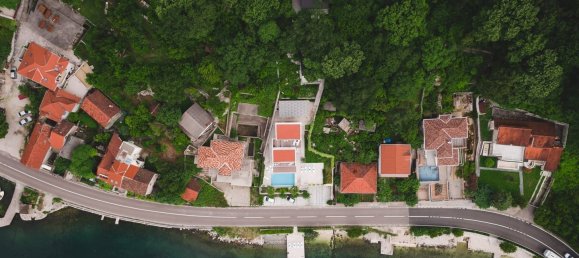 3 bedrooms Villa in Kotor, Montenegro No. 236 6