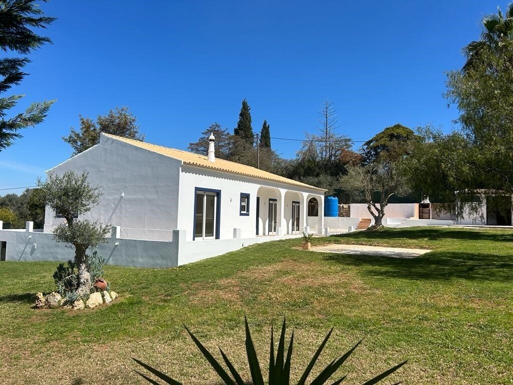 3 bedrooms Villa in Lagoa, Portugal No. 92105