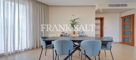 3 bedrooms Penthouse in Attard, Malta No. 10464 12