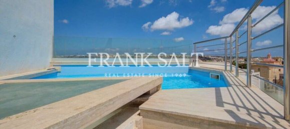3 bedrooms Penthouse in Attard, Malta No. 10464 2