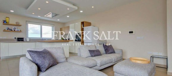 3 bedrooms Penthouse in Attard, Malta No. 10464 9