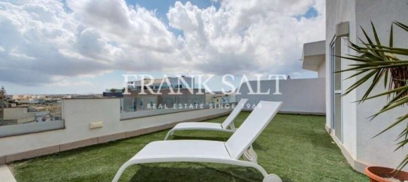 3 bedrooms Penthouse in Attard, Malta No. 10464 8