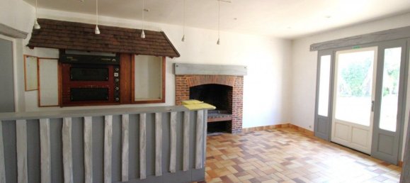 Дом с 4 комнатами в Ла Луп, Франция № 158615 6