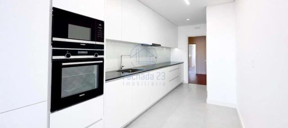 3 bedrooms Apartment in Vila Nova de Gaia, Portugal No. 160451 5