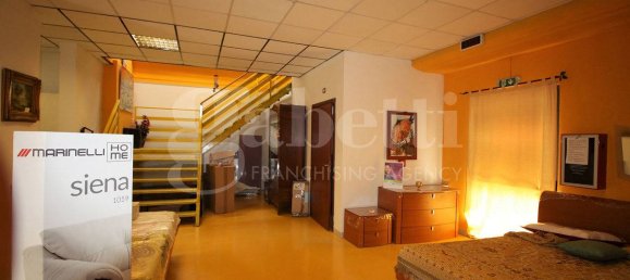 1غرفة مستودع في Carpinone, Italy رقم 92208 14