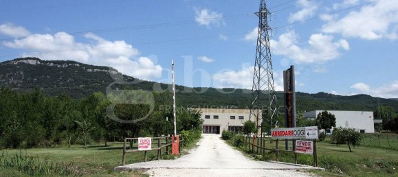 1غرفة مستودع في Carpinone, Italy رقم 92208 36