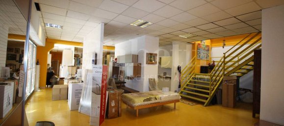 1غرفة مستودع في Carpinone, Italy رقم 92208 13