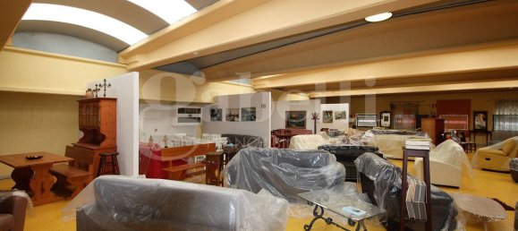 1غرفة مستودع في Carpinone, Italy رقم 92208 24