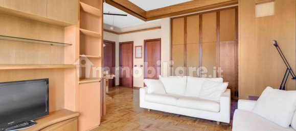 1 bedroom Apartment in Milan, Italy No. 319877 3