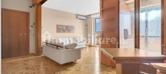 1 bedroom Apartment in Milan, Italy No. 319877 2