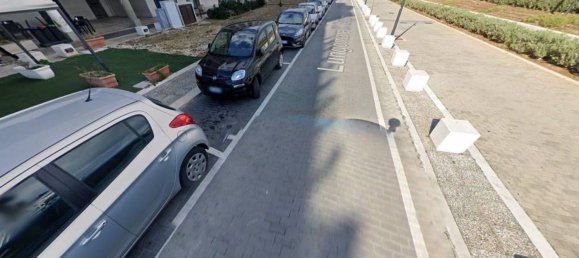 101m² Commercial property in Bari, Italy No. 306919 7