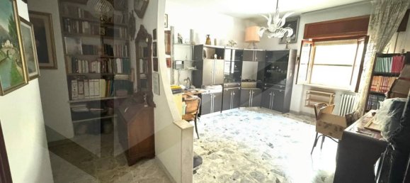 Квартира с 3 комнатами в Барлетта, Италия № 26592 10