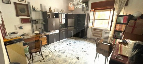 Квартира с 3 комнатами в Барлетта, Италия № 26592 11