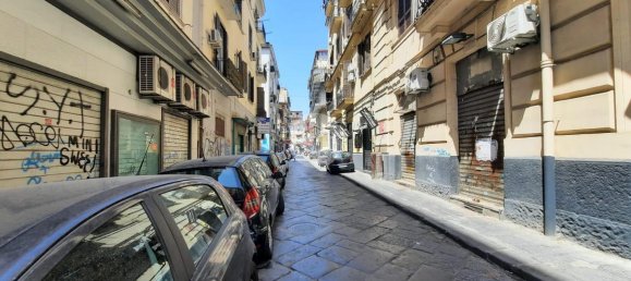 2 rooms Apartment in Naples, Italy No. 128187 10