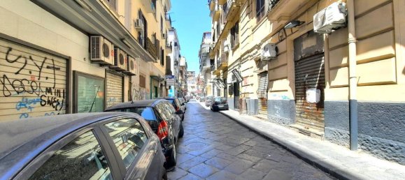 2 rooms Apartment in Naples, Italy No. 128187 9