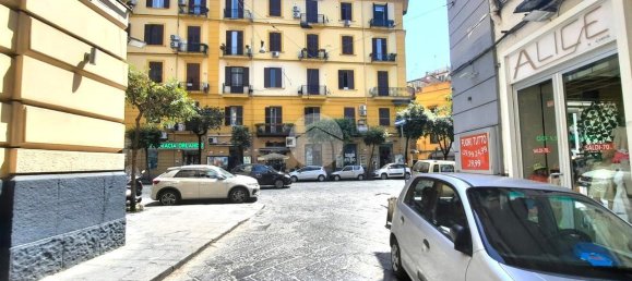2 rooms Apartment in Naples, Italy No. 128187 6