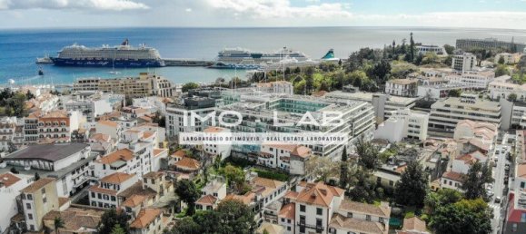 Apartamento de 3 dormitorios en Funchal, Portugal No. 157754 2