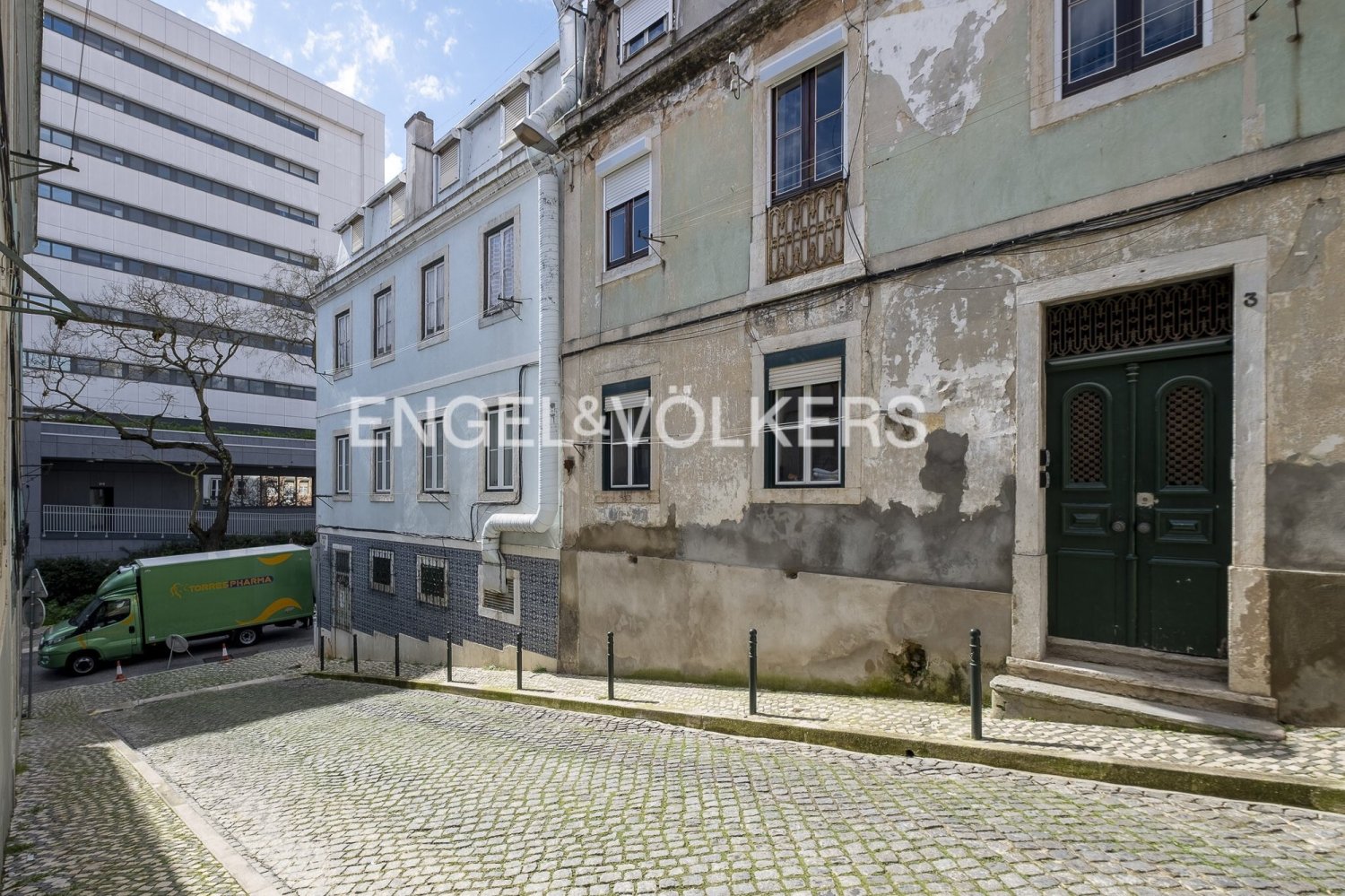 8 bedrooms Building in Lisbon, Portugal No. 104582
