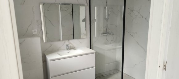 3 bedrooms House in Amberieu-en-Bugey, France No. 208731 2