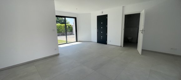 3 bedrooms House in Amberieu-en-Bugey, France No. 208731 6