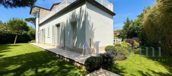 11 rooms Villa in Forte dei Marmi, Italy No. 304287 7