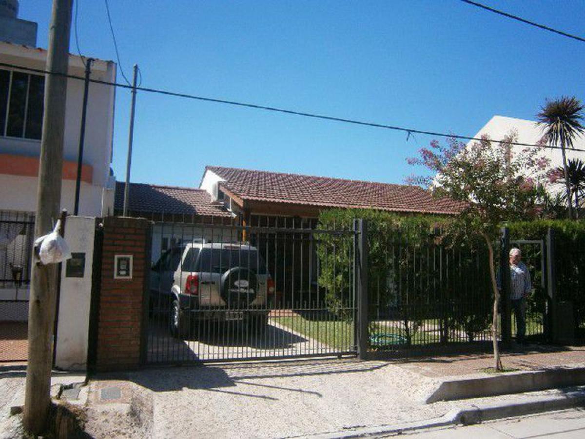 4 bedrooms House in Bermudez, Argentina No. 59648