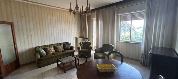 7 rooms Apartment in Perugia, Italy No. 288528 4