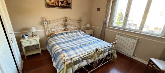 2 rooms Apartment in Foligno, Italy No. 114992 3