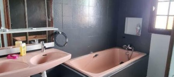 4 bedrooms House in Saint-Etienne-du-Rouvray, France No. 361546 9