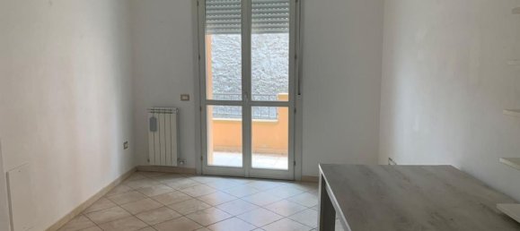 3غرفة شقة في Livorno, Italy رقم 70882 10