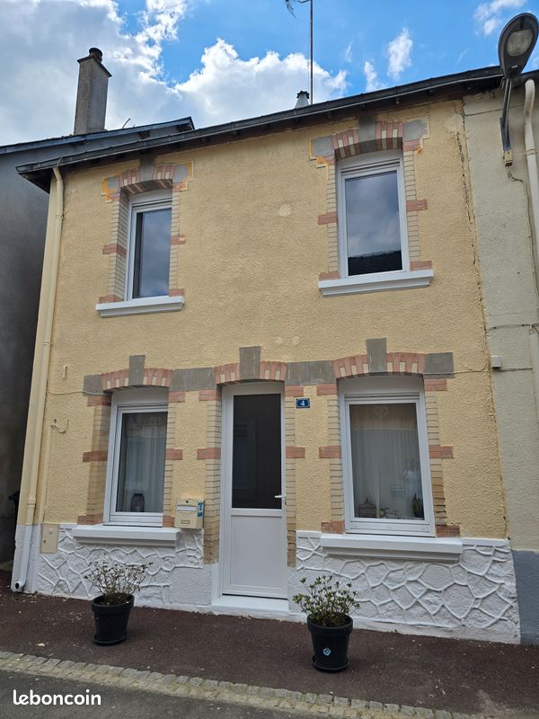 Casa de 3 dormitorios en Mayenne, France No. 342027