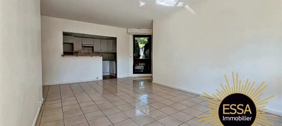 Apartamento de 3 dormitorios en Yvelines, France No. 325460 3