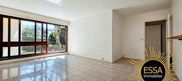 Apartamento de 3 dormitorios en Yvelines, France No. 325460 6