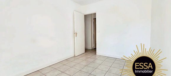 Apartamento de 3 dormitorios en Yvelines, France No. 325460 9