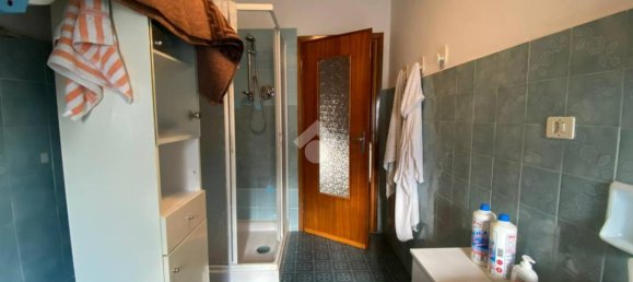 Квартира с 4 комнатами в Фрассино, Италия № 33721 9