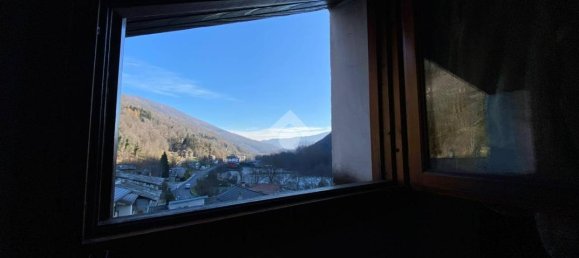 Квартира с 4 комнатами в Фрассино, Италия № 33721 12