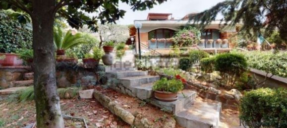 3 bedrooms Villa in Guidonia Montecelio, Italy No. 372231 4