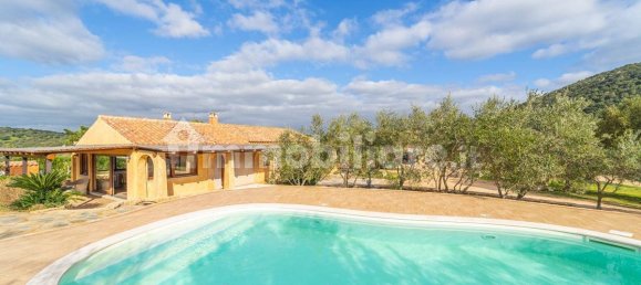 Villa de 4 dormitorios en Olbia, Italy No. 58726 37