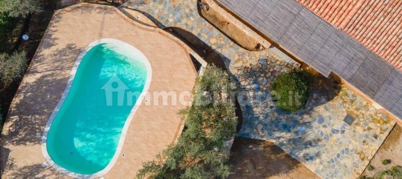 Villa de 4 dormitorios en Olbia, Italy No. 58726 6