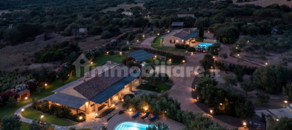 Villa de 4 dormitorios en Olbia, Italy No. 58726 44