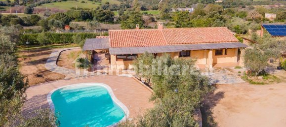 Villa de 4 dormitorios en Olbia, Italy No. 58726 39