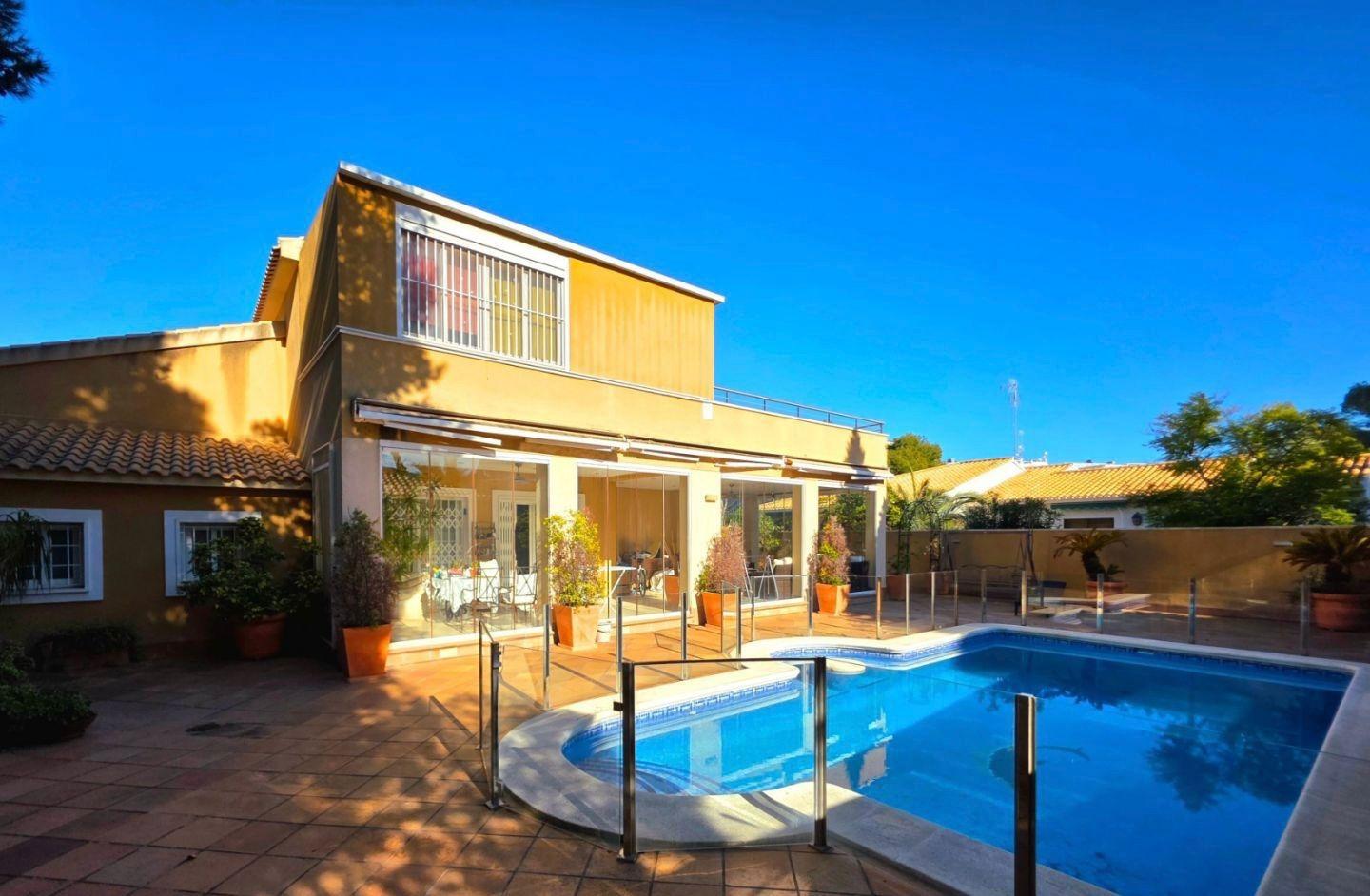 5 dormitorios сasa en venta en Dehesa De Campoamor, Alicante, Comunidad Valenciana, Spain № 364895