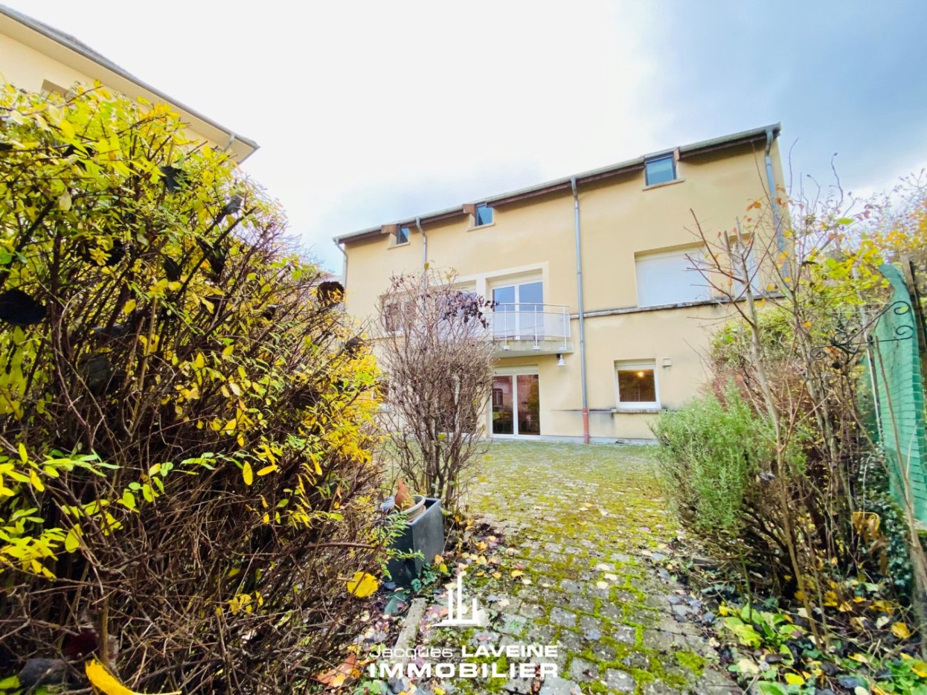 Villa de 4 dormitorios en Metz, France No. 153771