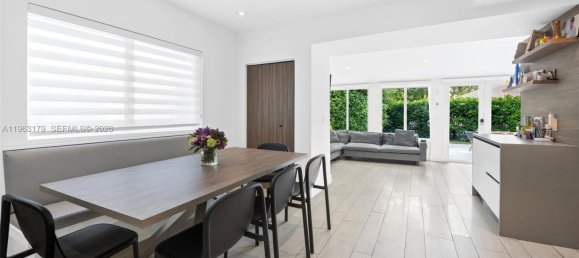 5 dormitorios villa en venta en Miami, Miami-Dade, Florida, USA № 615656 16